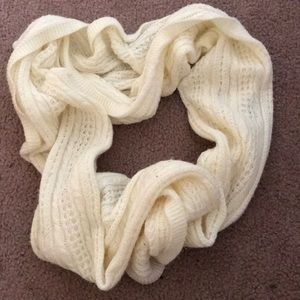 Forever 21 cream infinity scarf 🦋